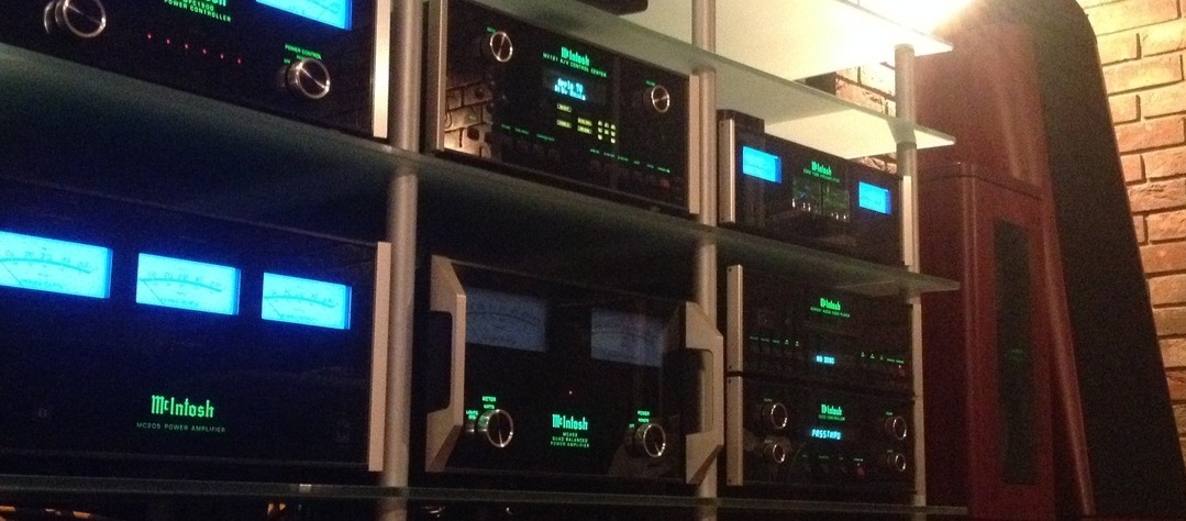 Комплект для прослушивания музыки с аппаратурой McIntosh