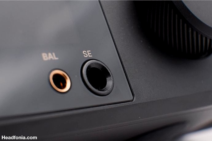 Rotel DX-3 - универсальный усилитель для наушников